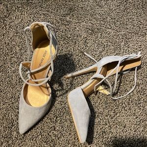 Brand new miss Lola heels size 5 1/2